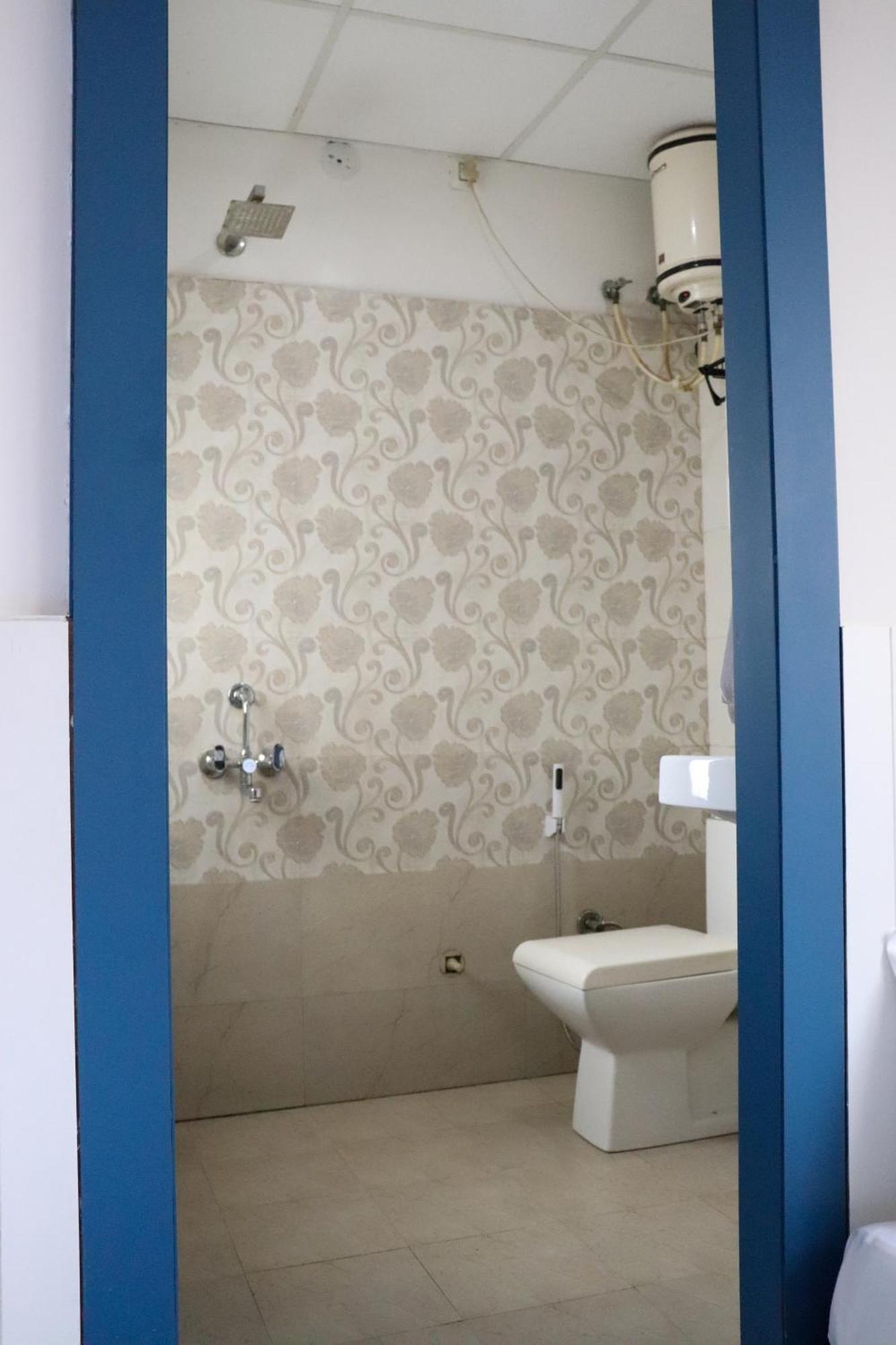 فندق Blue Door Būndi الغرفة الصورة